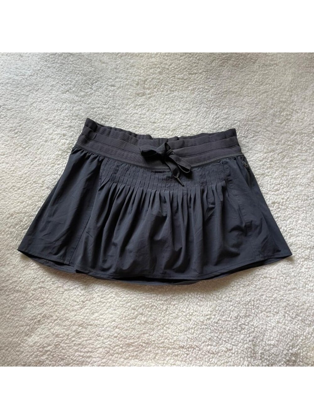 Grey Lululemon active skirt with tie waist Size 8
